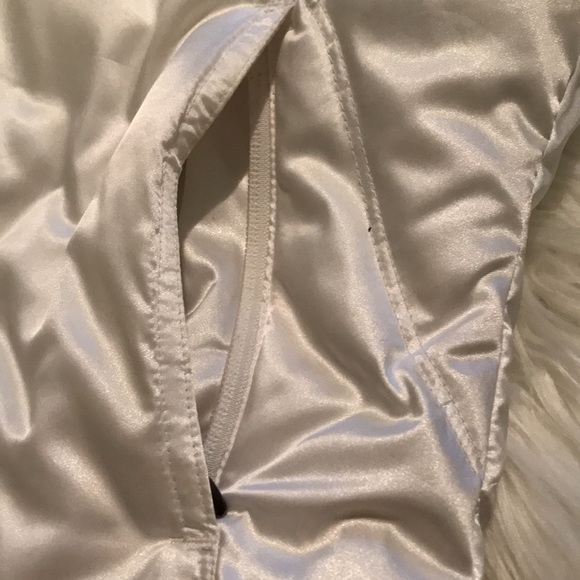 Vest - Picture 8 of 9